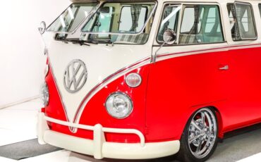 Unknown-Vanagon-1973-Red-Gray-8