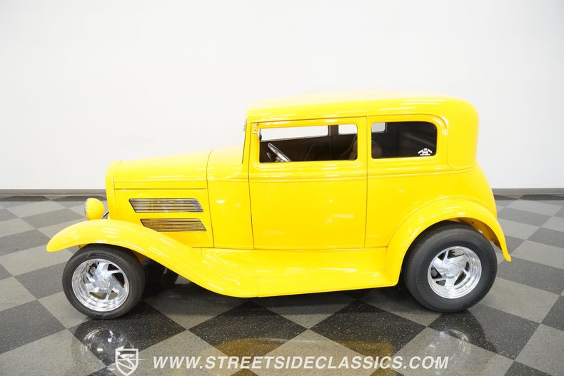 Unknown-Victoria-1930-Yellow-Tan-16