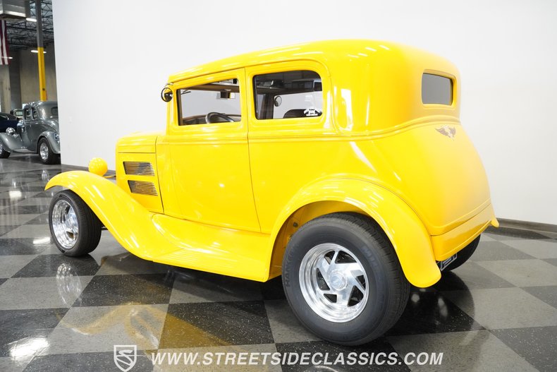 Unknown-Victoria-1930-Yellow-Tan-17