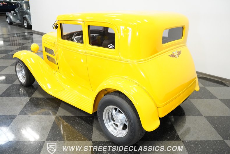 Unknown-Victoria-1930-Yellow-Tan-18