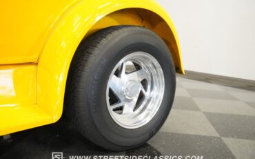 Unknown-Victoria-1930-Yellow-Tan-20