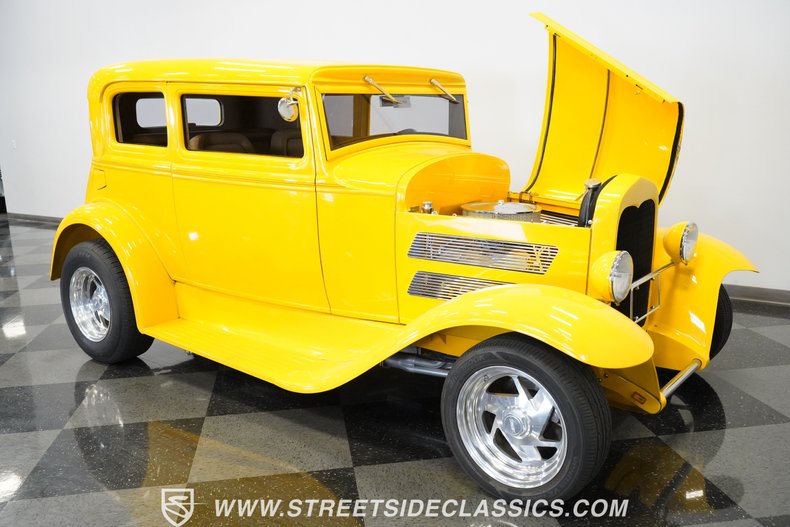 Unknown-Victoria-1930-Yellow-Tan-25