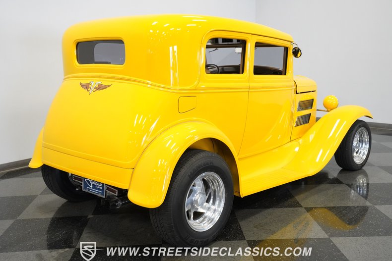 Unknown-Victoria-1930-Yellow-Tan-35