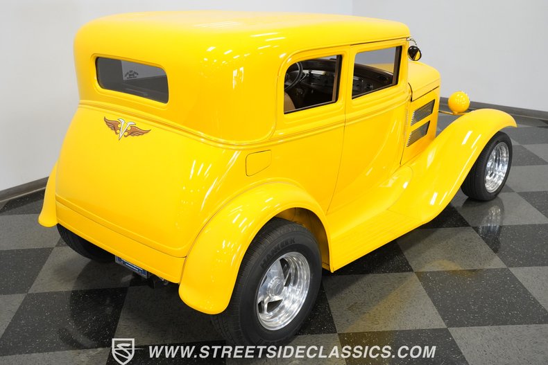 Unknown-Victoria-1930-Yellow-Tan-36