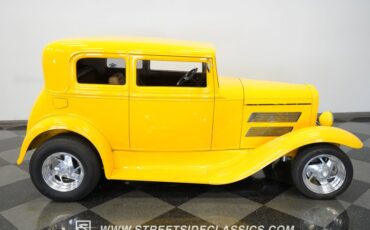 Unknown-Victoria-1930-Yellow-Tan-37