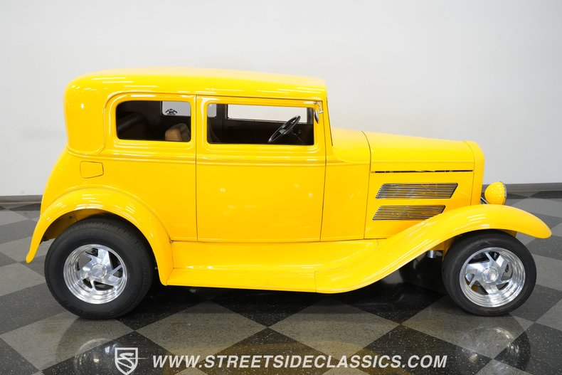 Unknown-Victoria-1930-Yellow-Tan-37