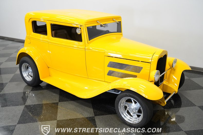 Unknown-Victoria-1930-Yellow-Tan-40