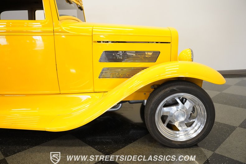 Unknown-Victoria-1930-Yellow-Tan-42