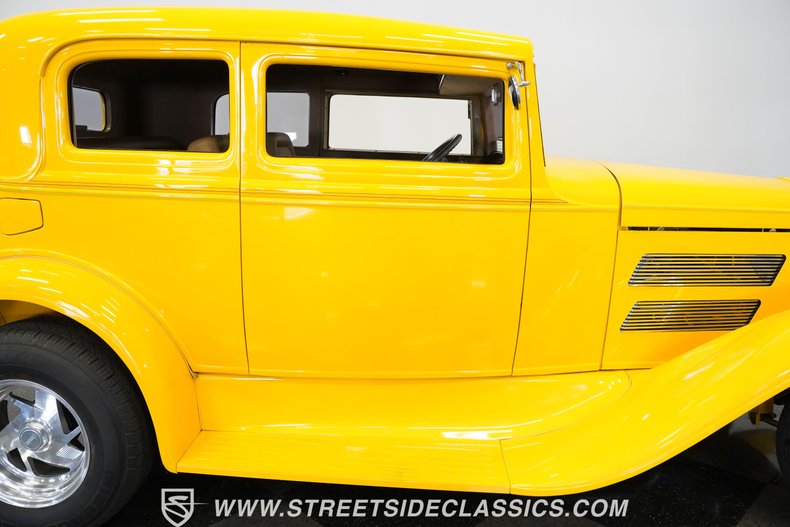 Unknown-Victoria-1930-Yellow-Tan-43