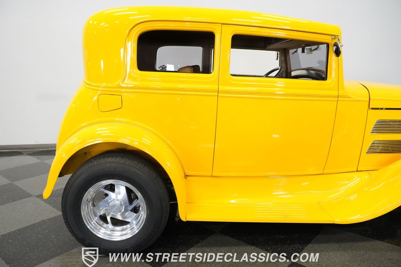 Unknown-Victoria-1930-Yellow-Tan-44