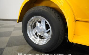 Unknown-Victoria-1930-Yellow-Tan-45