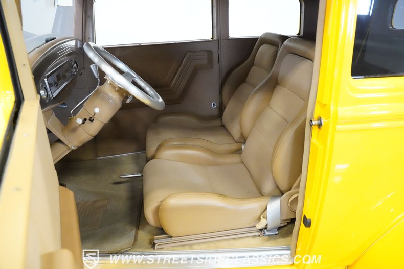 Unknown-Victoria-1930-Yellow-Tan-9