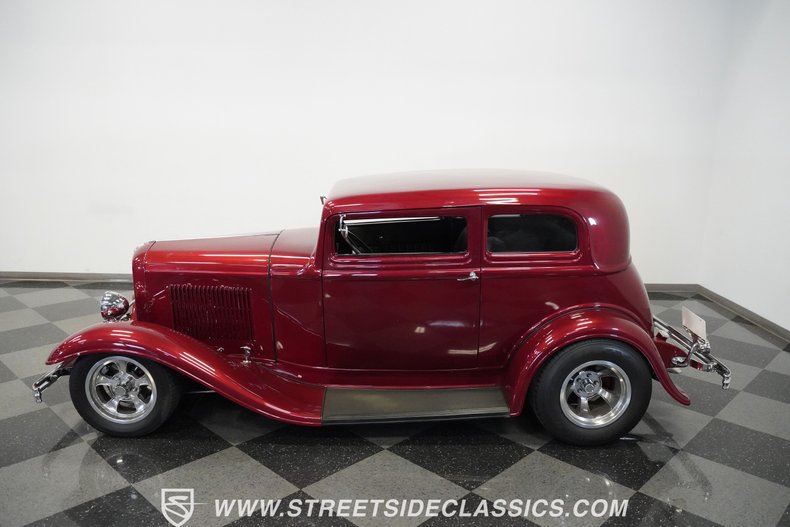 Unknown-Victoria-1932-Burgundy-Dark-Gray-6