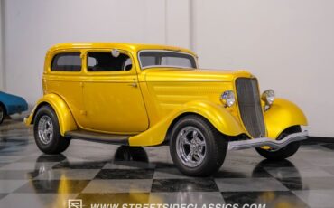 Unknown-Victoria-1933-Gold-Gray-23