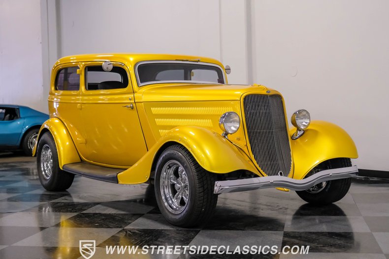 Unknown-Victoria-1933-Gold-Gray-24