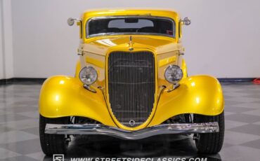 Unknown-Victoria-1933-Gold-Gray-26