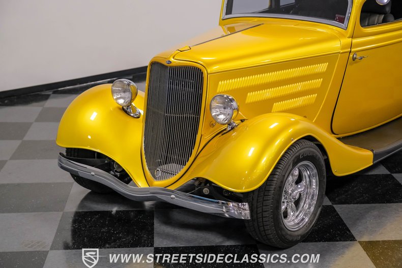 Unknown-Victoria-1933-Gold-Gray-28