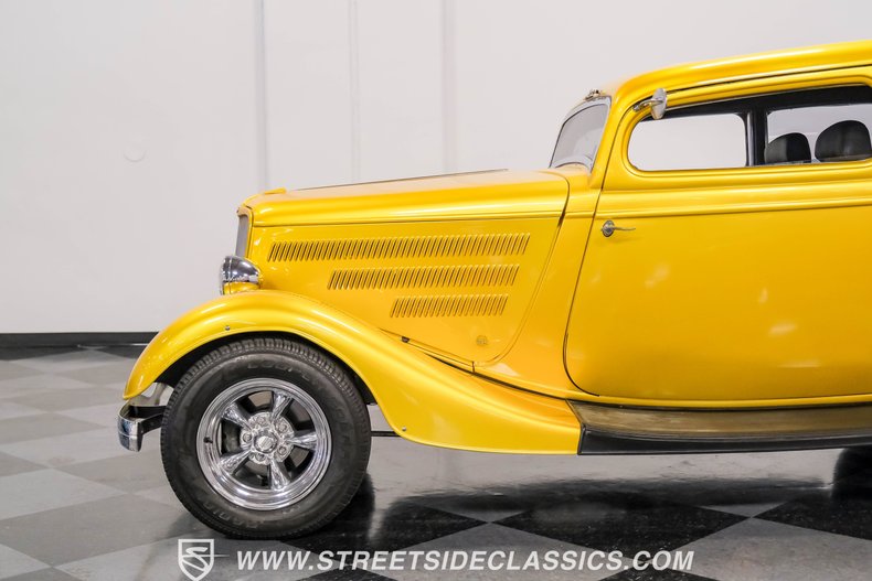 Unknown-Victoria-1933-Gold-Gray-31