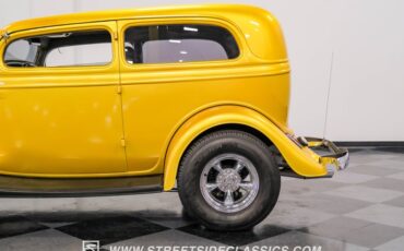 Unknown-Victoria-1933-Gold-Gray-32