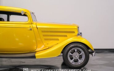 Unknown-Victoria-1933-Gold-Gray-39