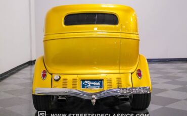 Unknown-Victoria-1933-Gold-Gray-40