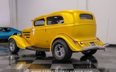 Unknown-Victoria-1933-Gold-Gray-6