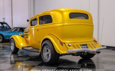 Unknown-Victoria-1933-Gold-Gray-7