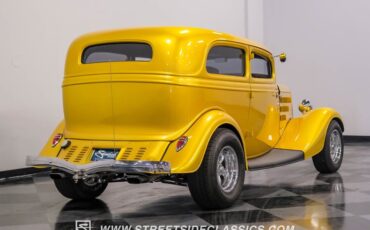 Unknown-Victoria-1933-Gold-Gray-8