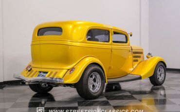 Unknown-Victoria-1933-Gold-Gray-9