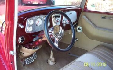 Unknown-Victoria-1933-Red-Tan-1