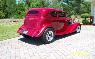 Unknown-Victoria-1933-Red-Tan-3
