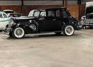 Unknown-Victoria-1934-Black