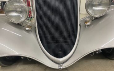 Unknown-Victoria-1934-Two-Tone-Silver-Black-2