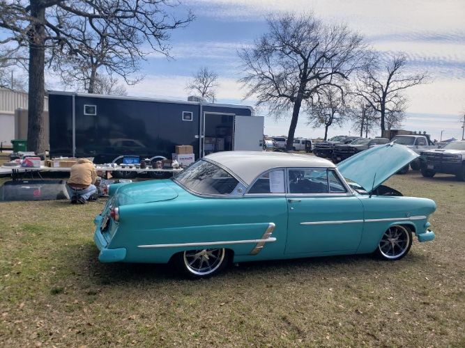 Unknown-Victoria-1953-Blue-Black-7