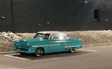 Unknown-Victoria-1953-Blue-Black-8