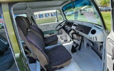 Unknown-Volkswagon-bay-bus-1978-green-3