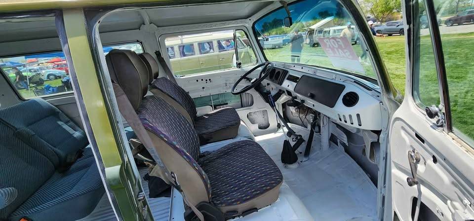 Unknown-Volkswagon-bay-bus-1978-green-3