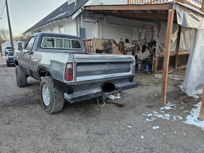 Unknown-W100-1975-Gray-Blue-1