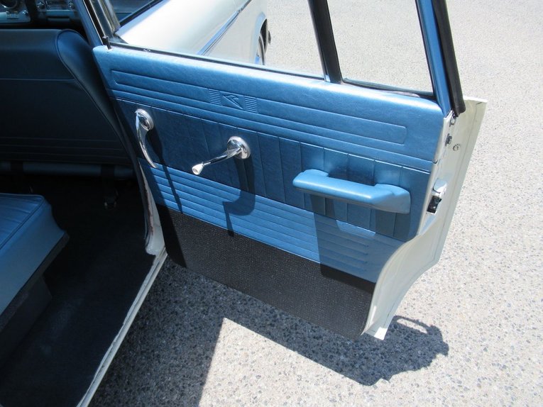 Unknown-Wagonaire-1963-Ermine-White-Blue-19
