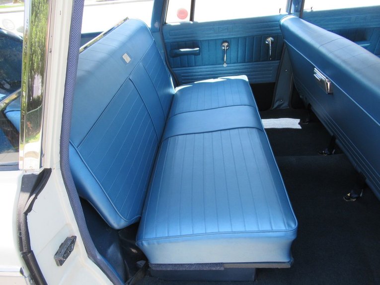 Unknown-Wagonaire-1963-Ermine-White-Blue-2