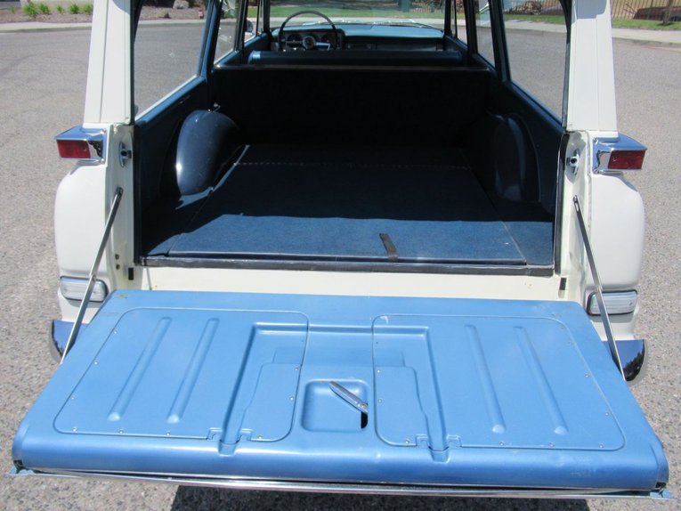 Unknown-Wagonaire-1963-Ermine-White-Blue-20