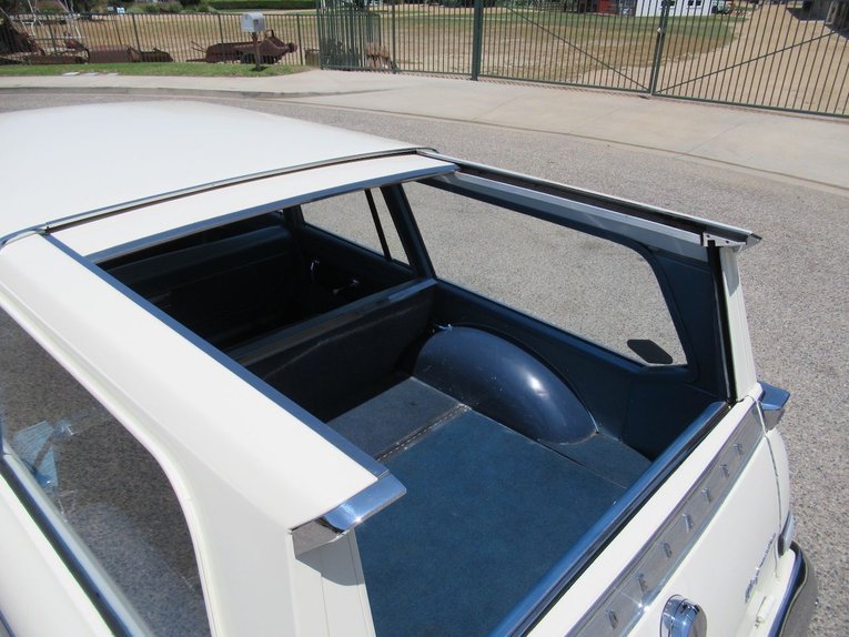 Unknown-Wagonaire-1963-Ermine-White-Blue-21