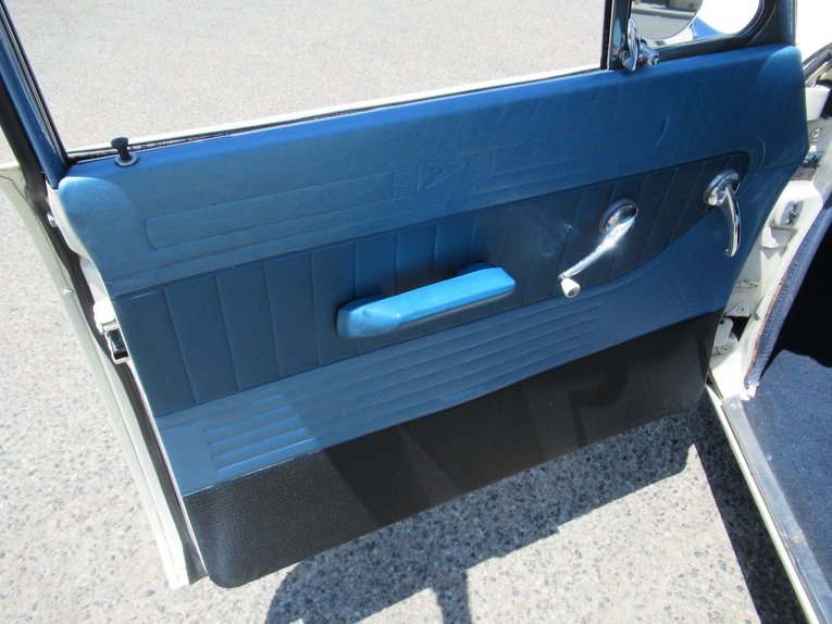 Unknown-Wagonaire-1963-Ermine-White-Blue-3