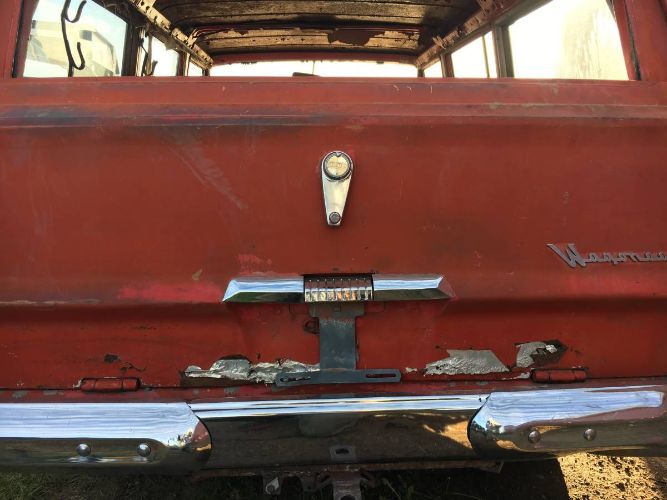 Unknown-Wagoneer-1964-2