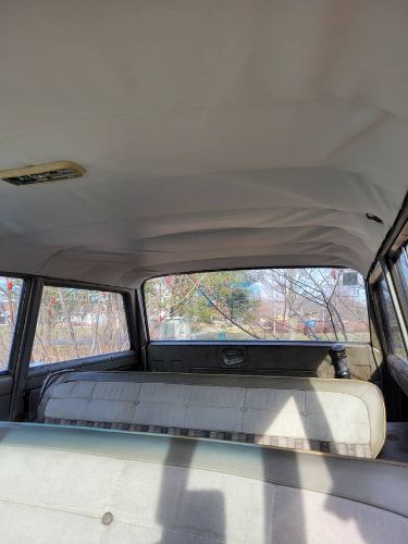 Unknown-Wagoneer-1965-Gold-10