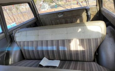 Unknown-Wagoneer-1965-Gold-13