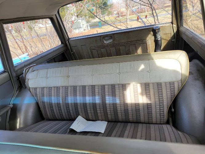 Unknown-Wagoneer-1965-Gold-13