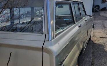 Unknown-Wagoneer-1965-Gold-6