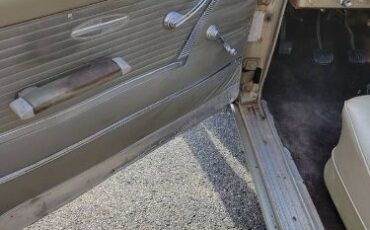 Unknown-Wagoneer-1965-Gold-7