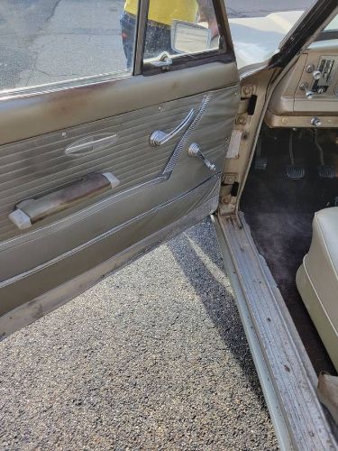 Unknown-Wagoneer-1965-Gold-7